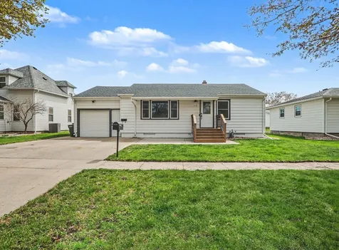808 N Oakley Street Luverne MN 56156