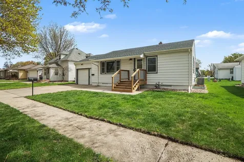 808 N Oakley Street Luverne MN 56156