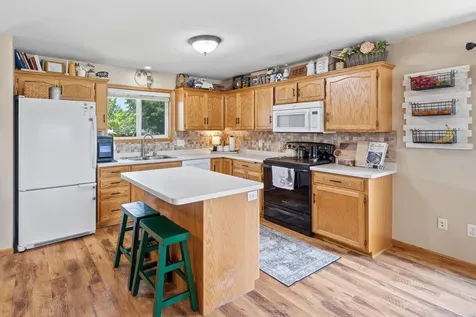 740 Texas Avenue NW Hutchinson MN 55350