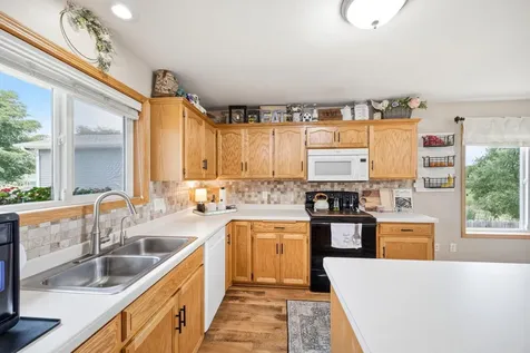 740 Texas Avenue NW Hutchinson MN 55350
