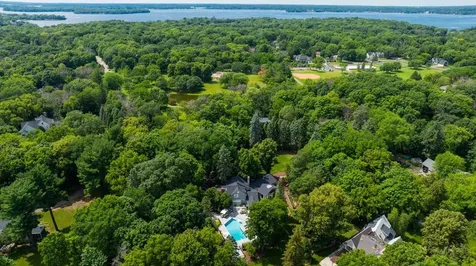 3865 Hillcrest Road Deephaven MN 55391