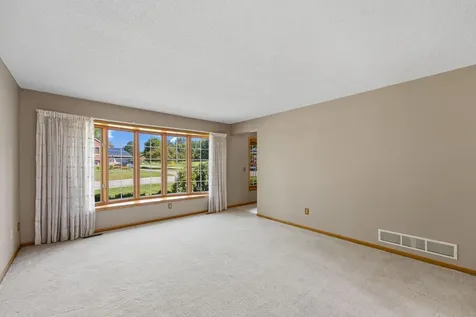 8020 Hidden Court Chanhassen MN 55317