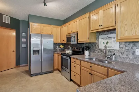 16790 Embers Avenue Farmington MN 55024