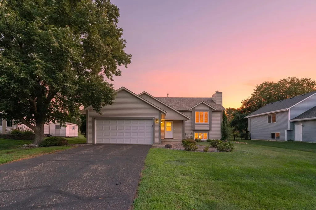9044 Sequoia Road Woodbury MN 55125