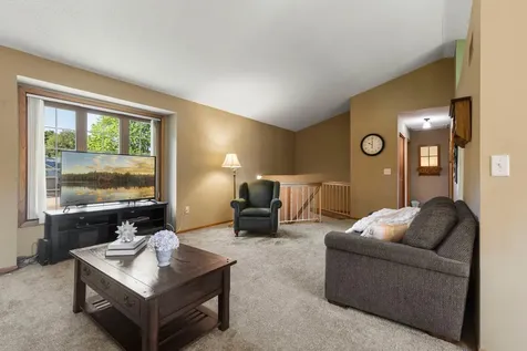9044 Sequoia Road Woodbury MN 55125