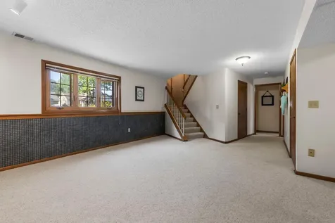 9044 Sequoia Road Woodbury MN 55125