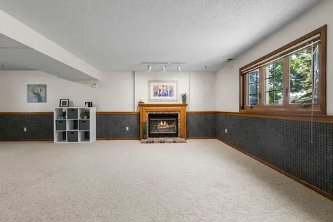 9044 Sequoia Road Woodbury MN 55125