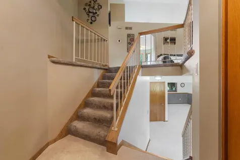 9044 Sequoia Road Woodbury MN 55125