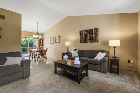 9044 Sequoia Road Woodbury MN 55125