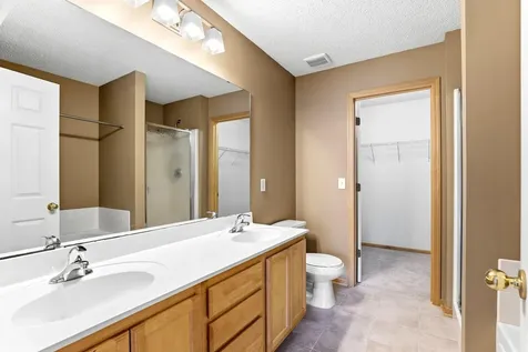 1713 Countryside Drive Shakopee MN 55379