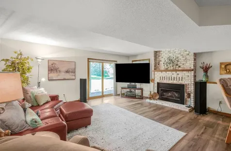 8906 Ashley Terrace Brooklyn Park MN 55443