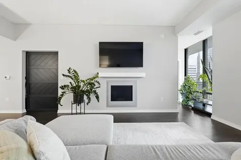 465 Nicollet Mall Minneapolis MN 55401