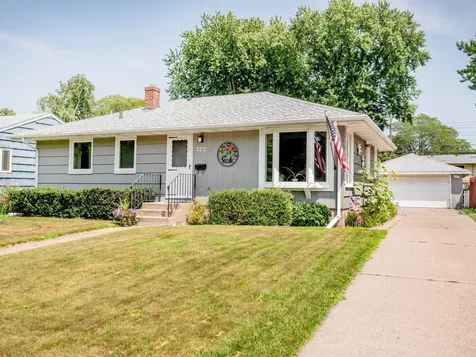 722 24th Avenue N South Saint Paul MN 55075