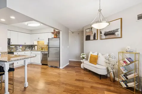 78 10th Street E Saint Paul MN 55101