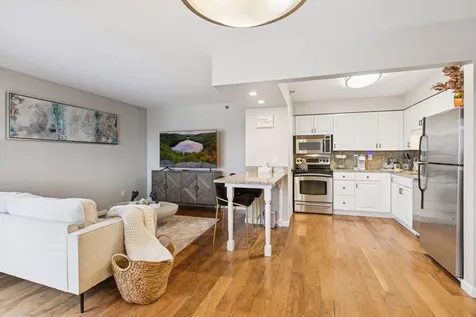 78 10th Street E Saint Paul MN 55101