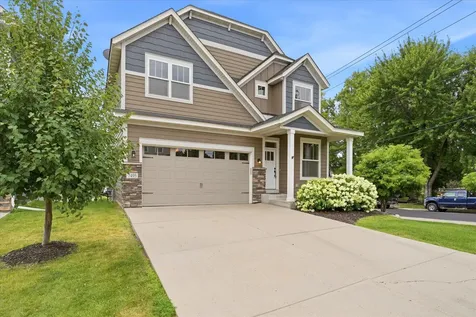 7495 Laurel Point Golden Valley MN 55426