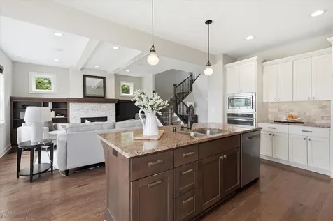 7495 Laurel Point Golden Valley MN 55426