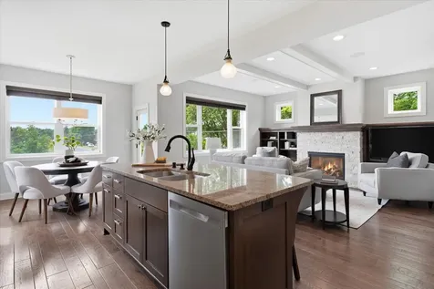 7495 Laurel Point Golden Valley MN 55426