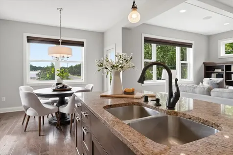 7495 Laurel Point Golden Valley MN 55426
