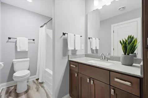 7495 Laurel Point Golden Valley MN 55426