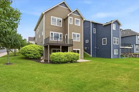 7495 Laurel Point Golden Valley MN 55426
