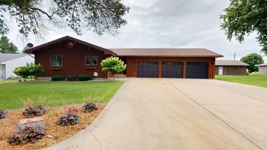 2017 Highland Avenue Albert Lea MN 56007