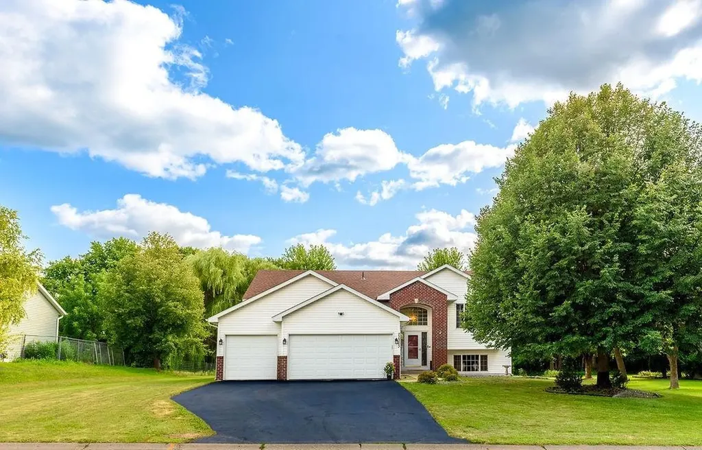 22363 Jed Drive Rogers MN 55374