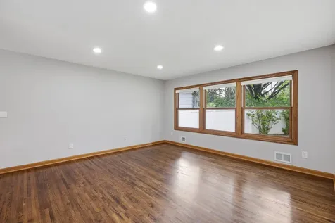 443 Cord Circle New Brighton MN 55112
