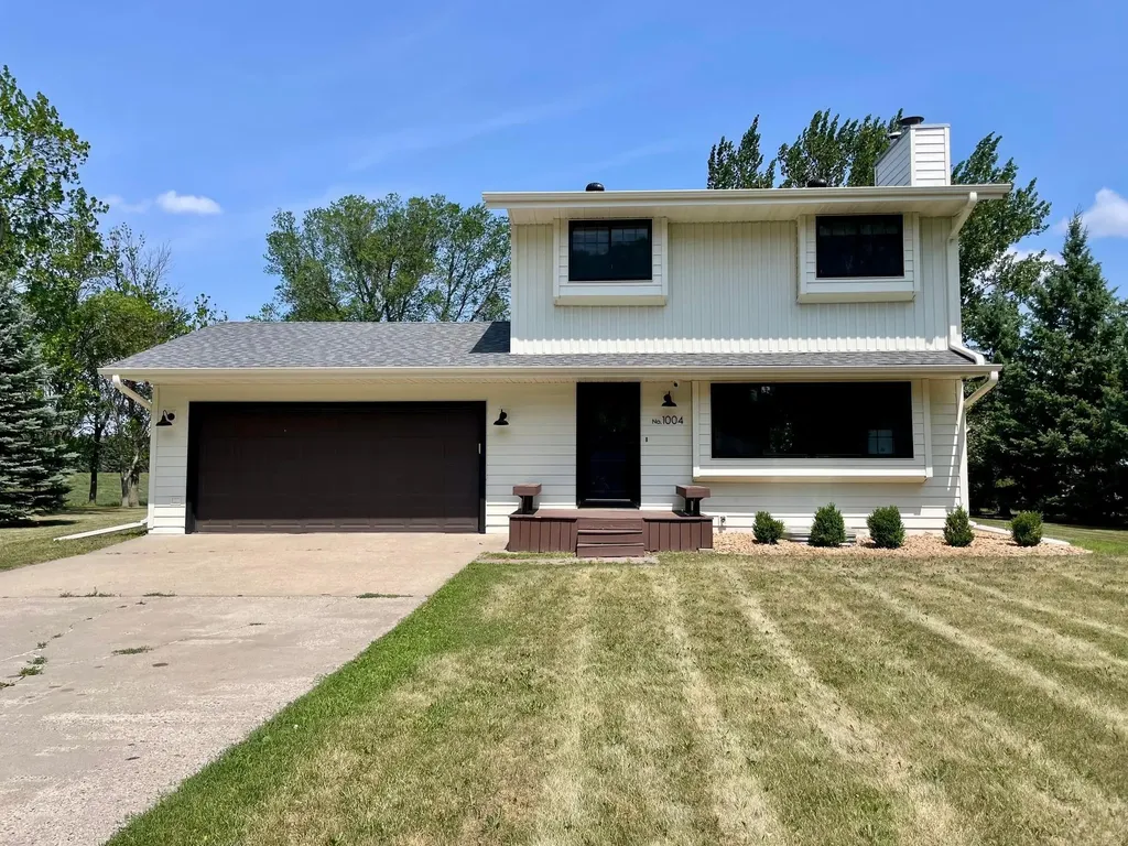 1004 63rd Avenue N Moorhead MN 56560