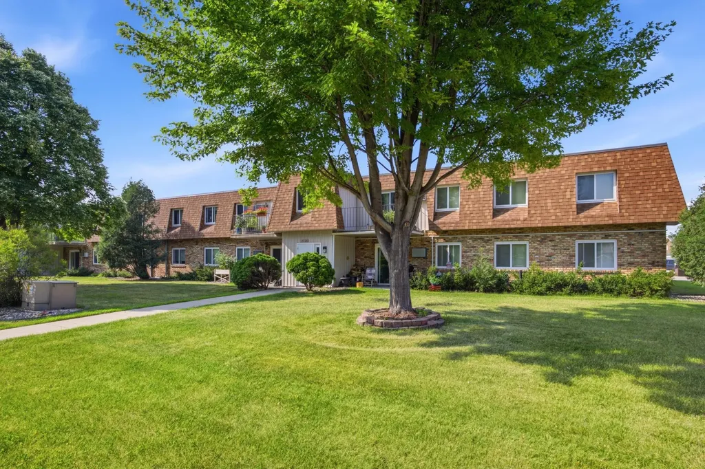 2326 20th Avenue S Fargo ND 58103