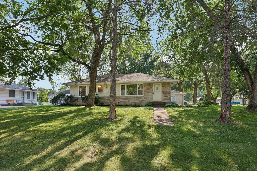 11301 Quince Street NW Coon Rapids MN 55448