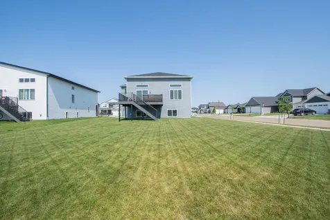 4887 Hampton Circle S Moorhead MN 56560