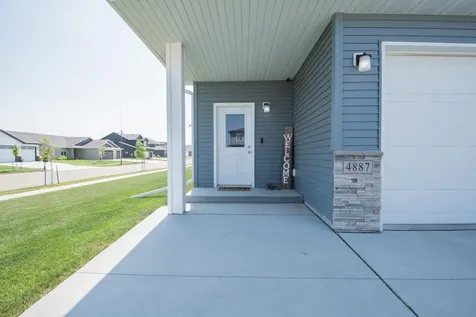4887 Hampton Circle S Moorhead MN 56560