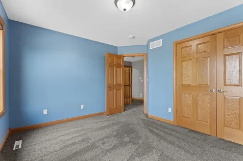 5005 Scenic Oak Drive SW Rochester MN 55902