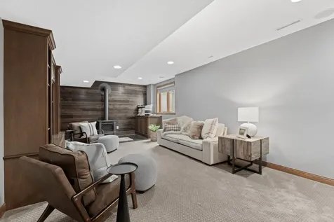 5005 Scenic Oak Drive SW Rochester MN 55902