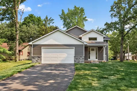 5832 Perry Avenue N Crystal MN 55429