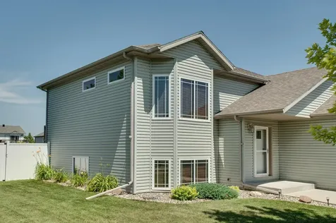 1254 39th Avenue S Moorhead MN 56560