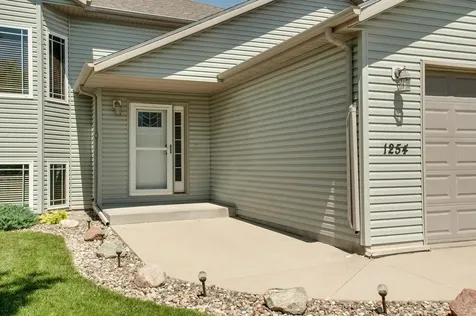1254 39th Avenue S Moorhead MN 56560
