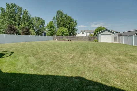 1254 39th Avenue S Moorhead MN 56560