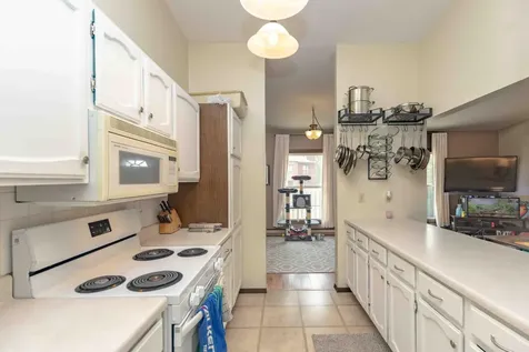 2629 Arrowhead Road S Fargo ND 58103