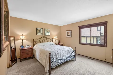 5217 Balmoral Lane Bloomington MN 55437