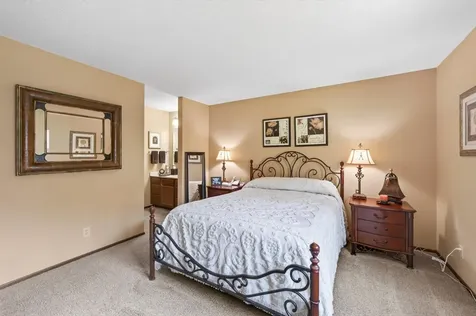 5217 Balmoral Lane Bloomington MN 55437