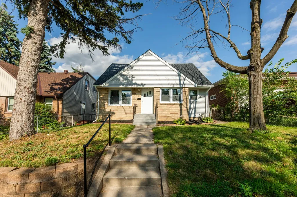 4253 6th Street NE Columbia Heights MN 55421