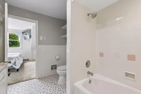 1297 Highland Parkway Saint Paul MN 55116