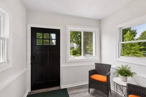 1297 Highland Parkway Saint Paul MN 55116