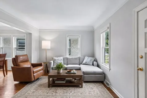 1297 Highland Parkway Saint Paul MN 55116