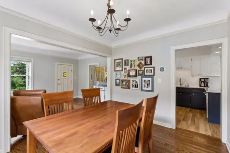 1297 Highland Parkway Saint Paul MN 55116