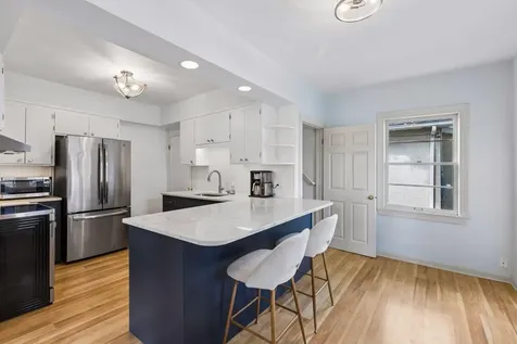 1297 Highland Parkway Saint Paul MN 55116