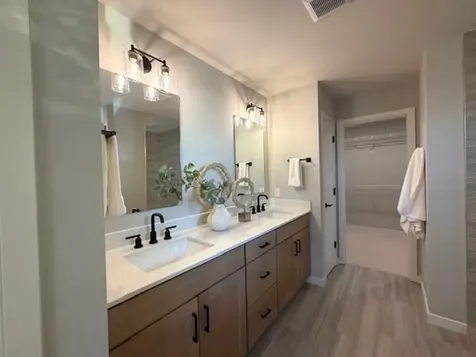 1572 Norbert Lane Shakopee MN 55379