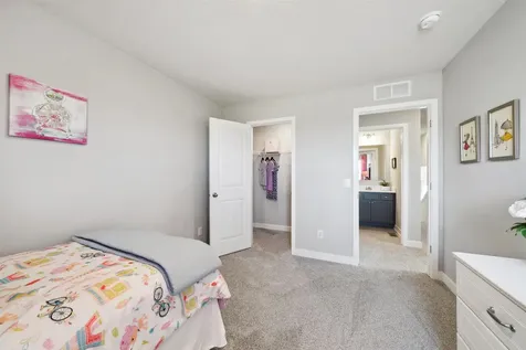 1644 Shasta Drive Shakopee MN 55379
